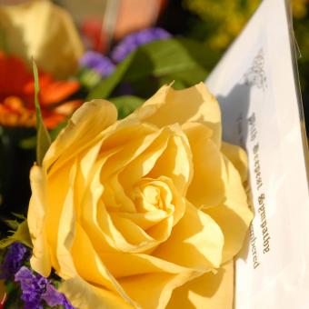 Composizione floreale funebre