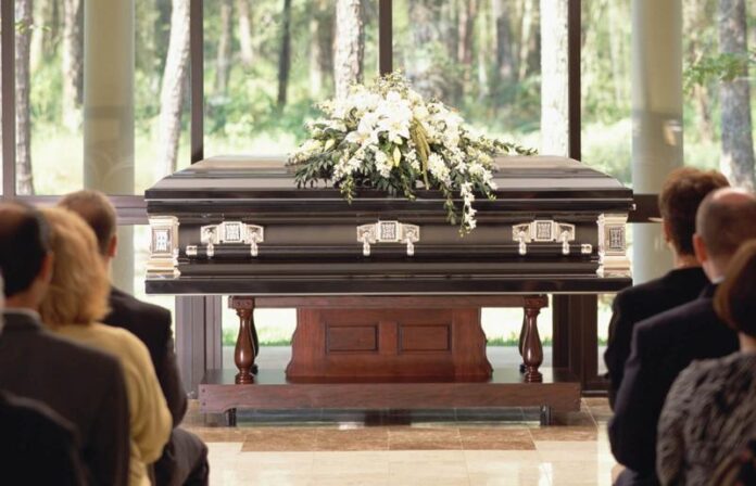 Tipi di funerali: una guida chiara alle diverse opzioni
