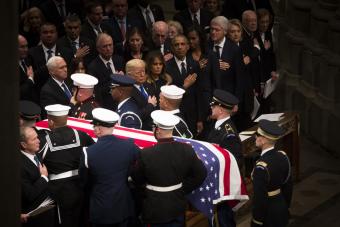 Funerale ex presidente HW Bush con guardia militare