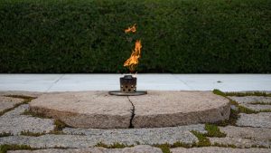 Mostra Eternal Flame alla tomba di John F. Kennedy